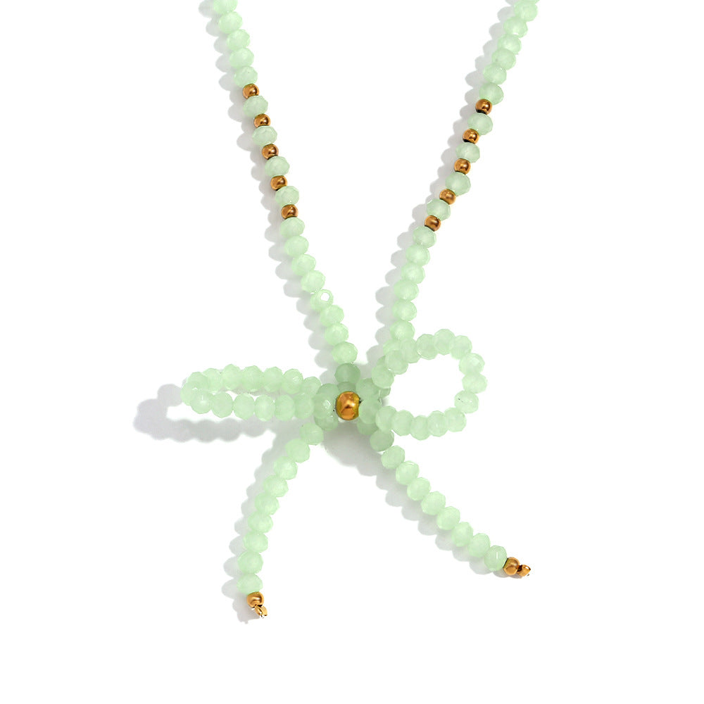 Elegante Collar Minimalista de Acero Inoxidable en Forma de Lazo con Colgante de Acero Inoxidable Titanio Galvanizado y Acentos de Cristal Verde Facetado para Mujer