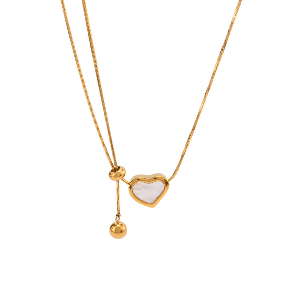 Collana con Ciondolo Minimalista a Cuore in Acciaio Inossidabile con Intarsio in Acciaio al Titanio e Finitura Placcata Sottovuoto 18K su Catena a Serpente