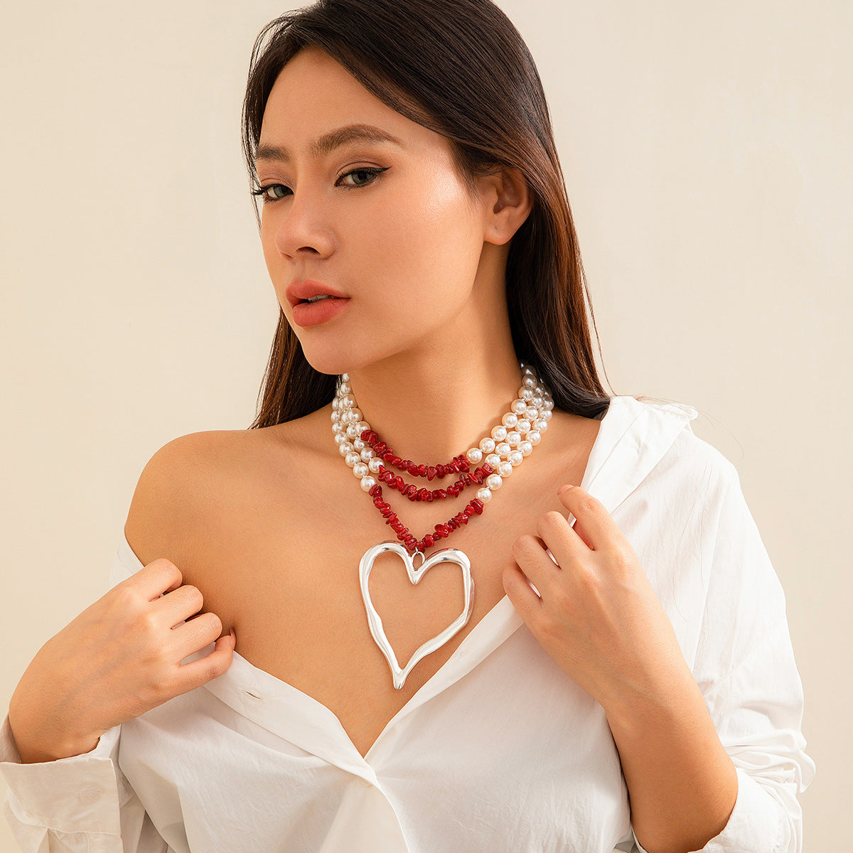 Collar vintage de varias capas con colgante de turquesa grande en forma de corazón para mujer con colgante de aleación y cadena de perlas chapadas