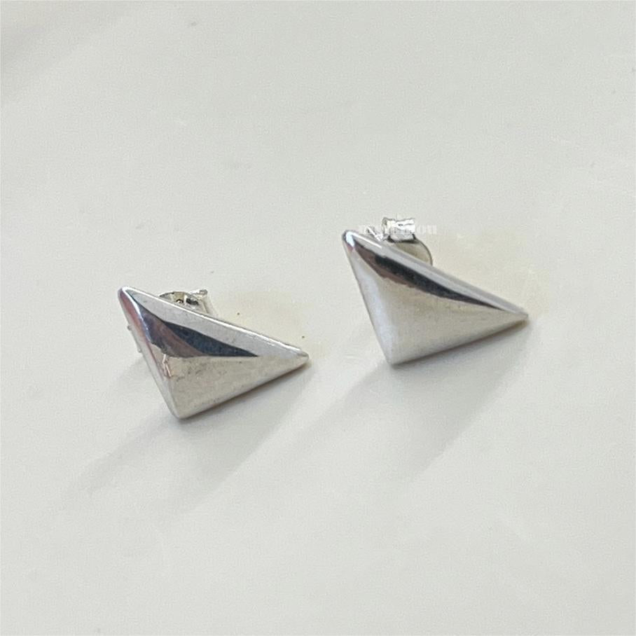 Minimalist Heart-Shaped 925 Sterling Silver Stud Earrings with Plated Finish, Geometric Edge Detail, Hypoallergenic Post