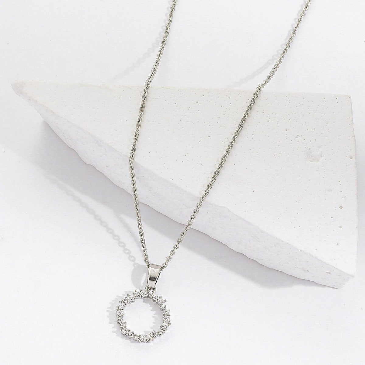 Minimalist Geometric Circle Pendant Necklace for Women Made of Copper with Zircon Inlay and Adjustable Chain