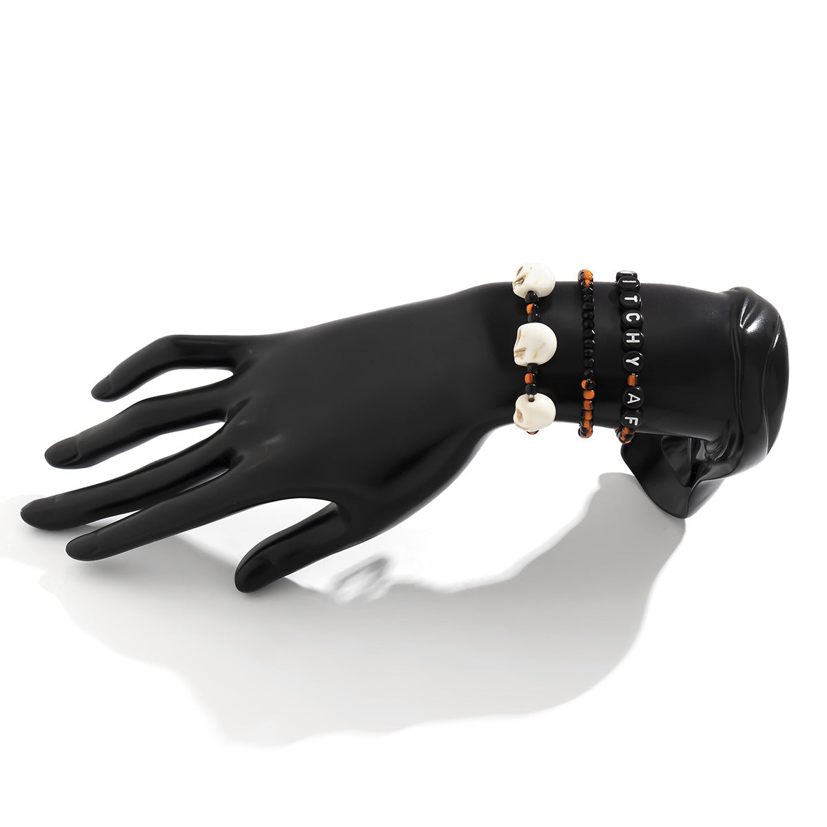 Bracciale elasticizzato con teschio in stile punk e perline con lettere per donna con componenti in resina e design geometrico