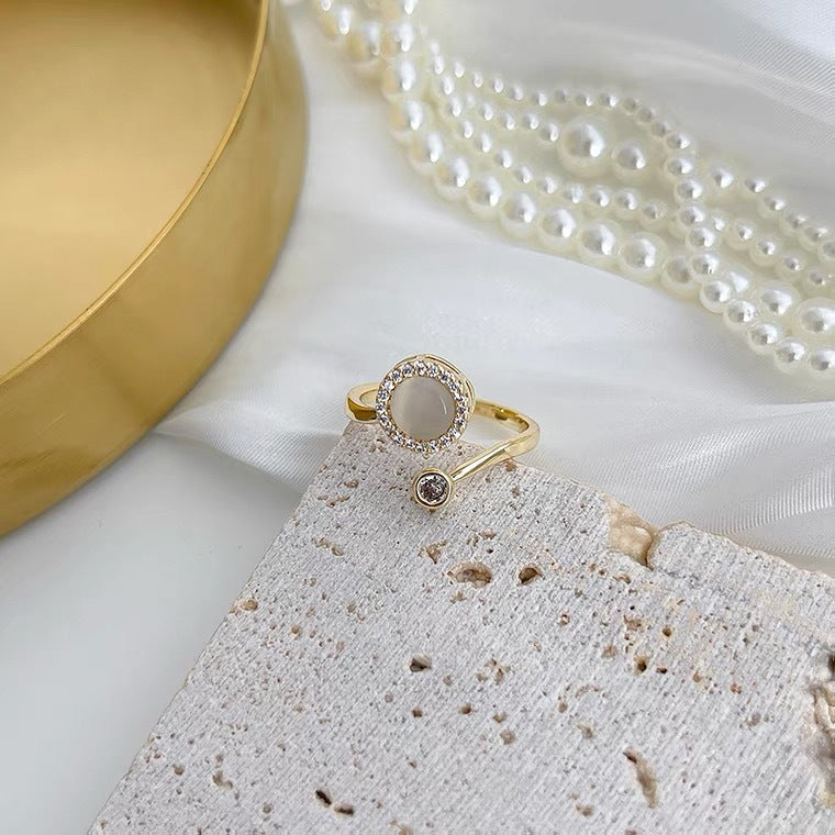 Luxury Minimalist Geometric Cat's Eye Stone Rotating Adjustable Open Ring for Women Fashion Statement Ring with Plated Alloy Band