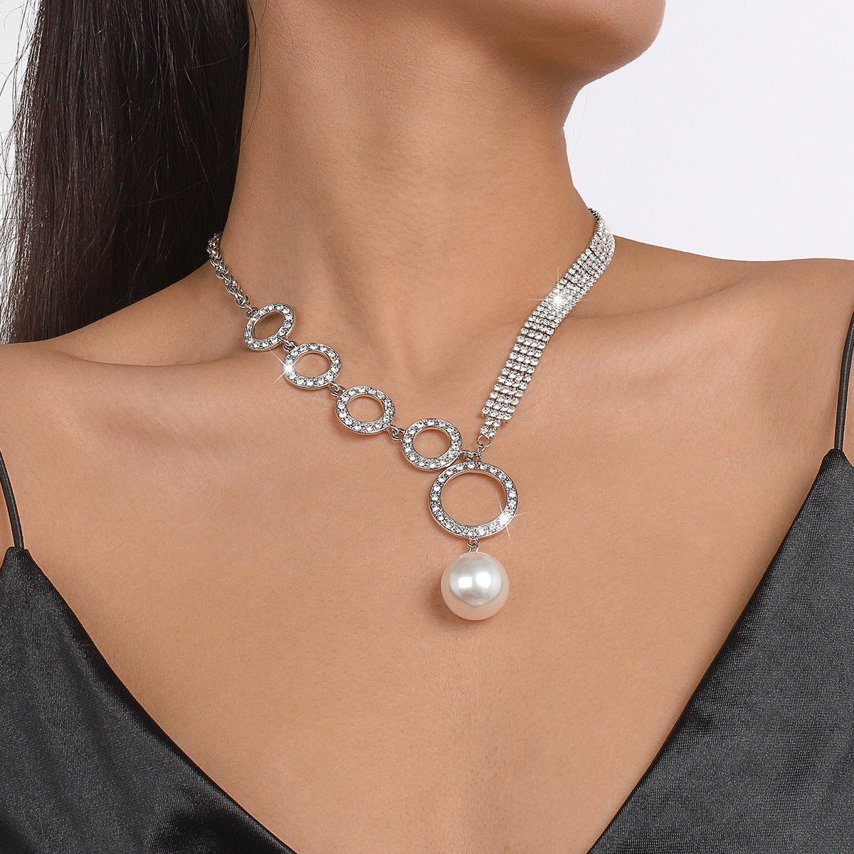 Collar de cadena geométrico dulce y atrevido con flecos de pedrería para mujer, collar con colgante de lujo de aleación chapada