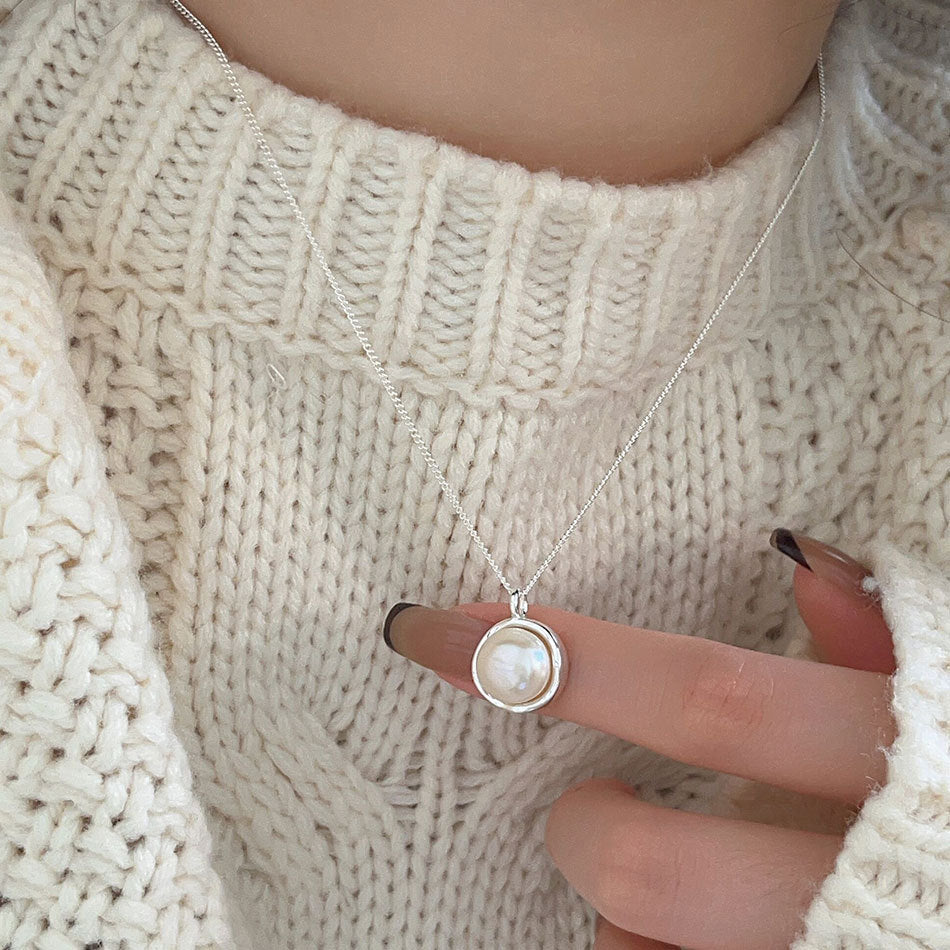 Collar Colgante Tulipán Geométrico Minimalista de Plata de Ley 925 con Baño de Oro en Cadena Cruzada