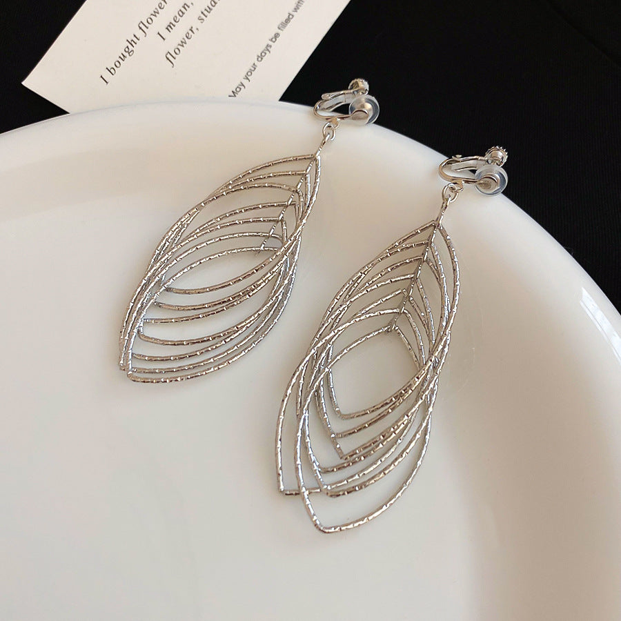 Orecchini Minimalisti a Clip Geometrici Ovali Vuoti da Donna con Intarsio in Zircone e Ferro