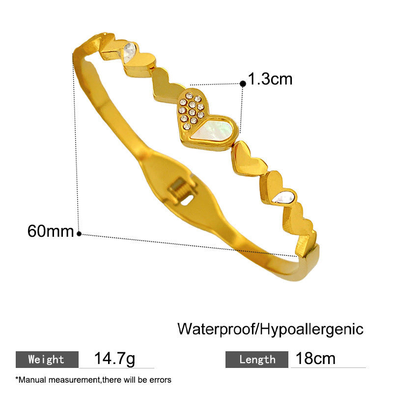 Vintage Sweet Heart Shaped Gold Plated Titanium Steel Bracelet for Women