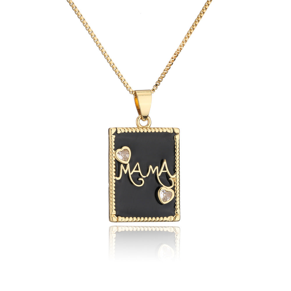 Collana con ciondolo MAMA geometrico minimalista da donna con base in rame placcata in oro 18 carati e finitura smaltata, intarsio di strass
