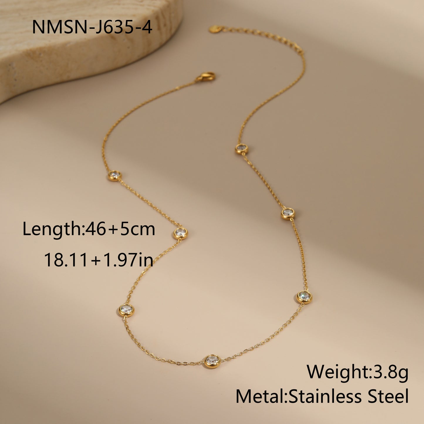Collar con colgante de corazón hueco a la moda de acero inoxidable con incrustaciones de circonia para mujer