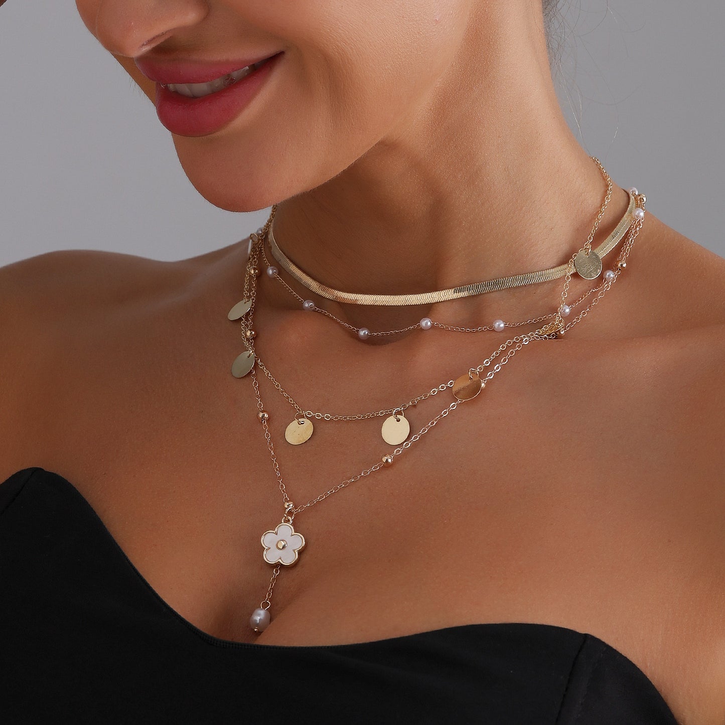 Vintage Geometric Floral Pendant Necklace in Alloy with Plated Finish for Women