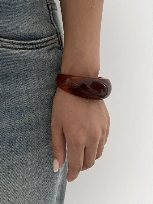 Bracciale Irregolare Geometrico Acrilico a Goccia con Superficie Testurizzata Astratta Multicolore