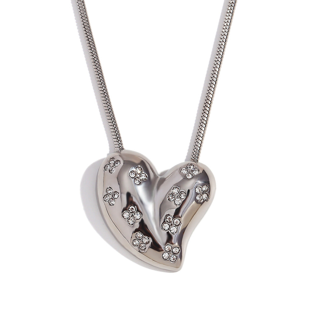 Collana con Ciondolo a Cuore in Acciaio Inossidabile Stile Vintage con Placcatura in Oro 18K e Intarsi in Strass Bianchi per Donna