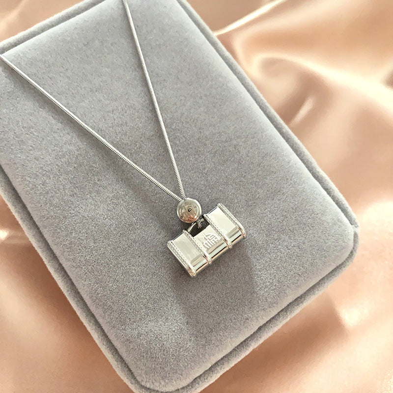Collana con ciondolo a lucchetto placcato in acciaio al titanio a forma di cuore dal design originale per donne e uomini con catena a serpente in stile minimalista a medaglione