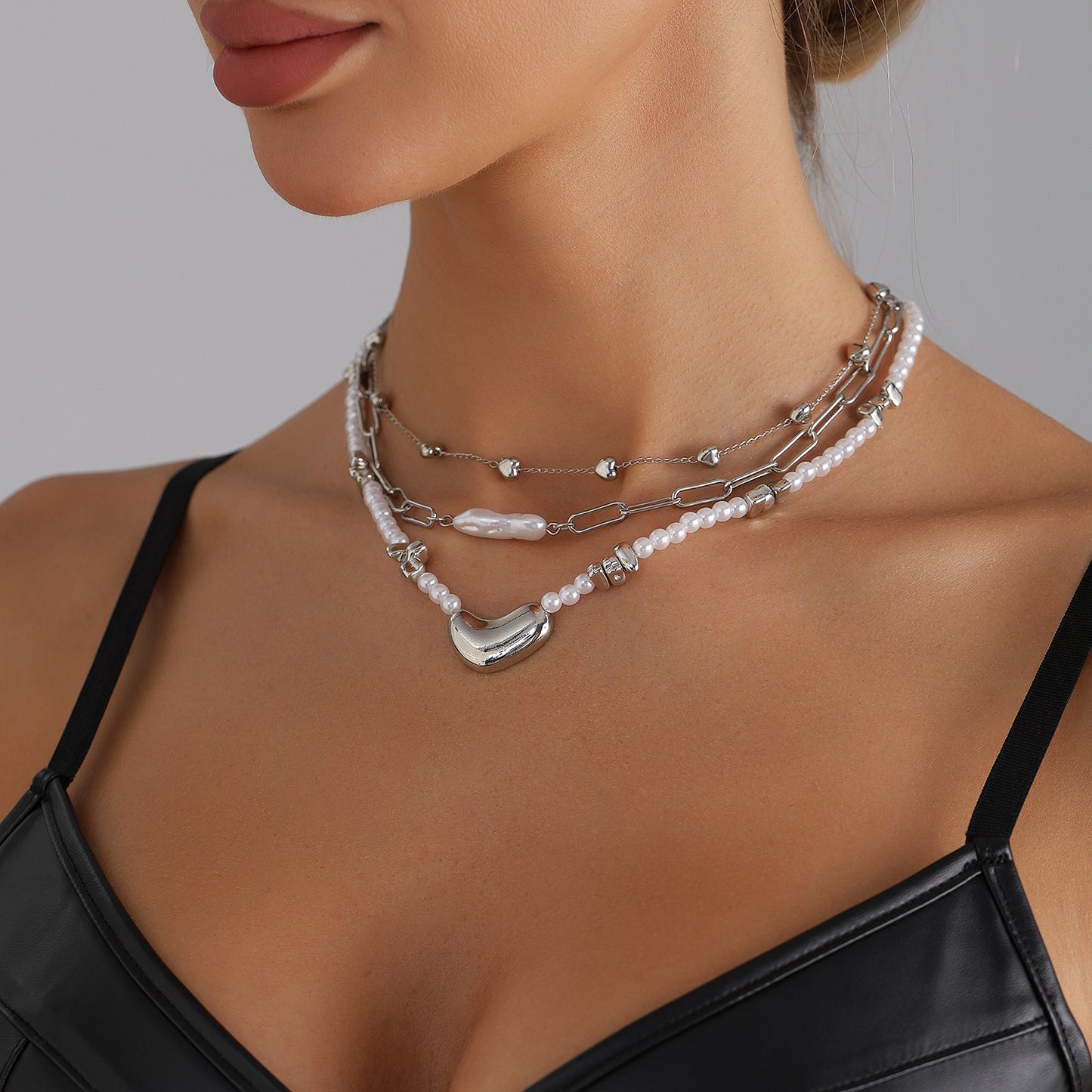 Luxury Geometric Heart Alloy Plated Necklace with Pearl Inlay for Women