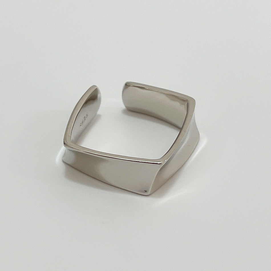 Anello Minimalista Geometrico Placcato in Argento Sterling 925