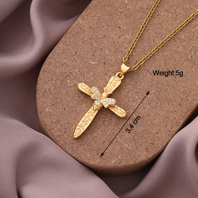 Collar con Colgante de Cruz Vintage en Cobre con Baño de Oro Real y Circonitas Microengastadas en Cadena tipo O