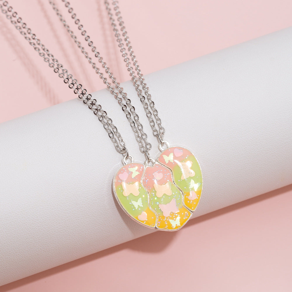 Set di collana in lega con cuore e farfalla da cartone animato per bambini con finitura smaltata, collana con ciondolo dell'amicizia BFF su catena a croce