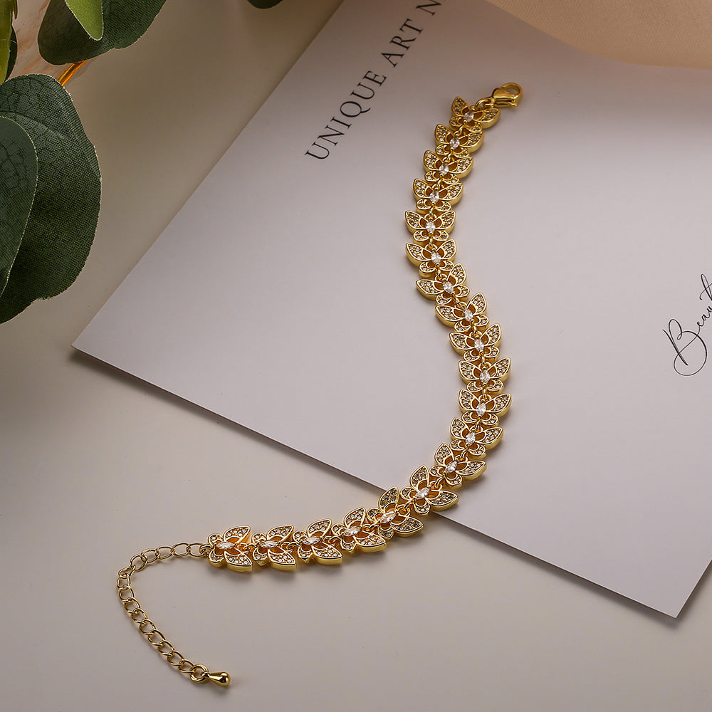 Pulsera geométrica de moda minimalista con mariposa, corazón y estrella para mujer en cobre con chapado en oro real y circonitas micropavé