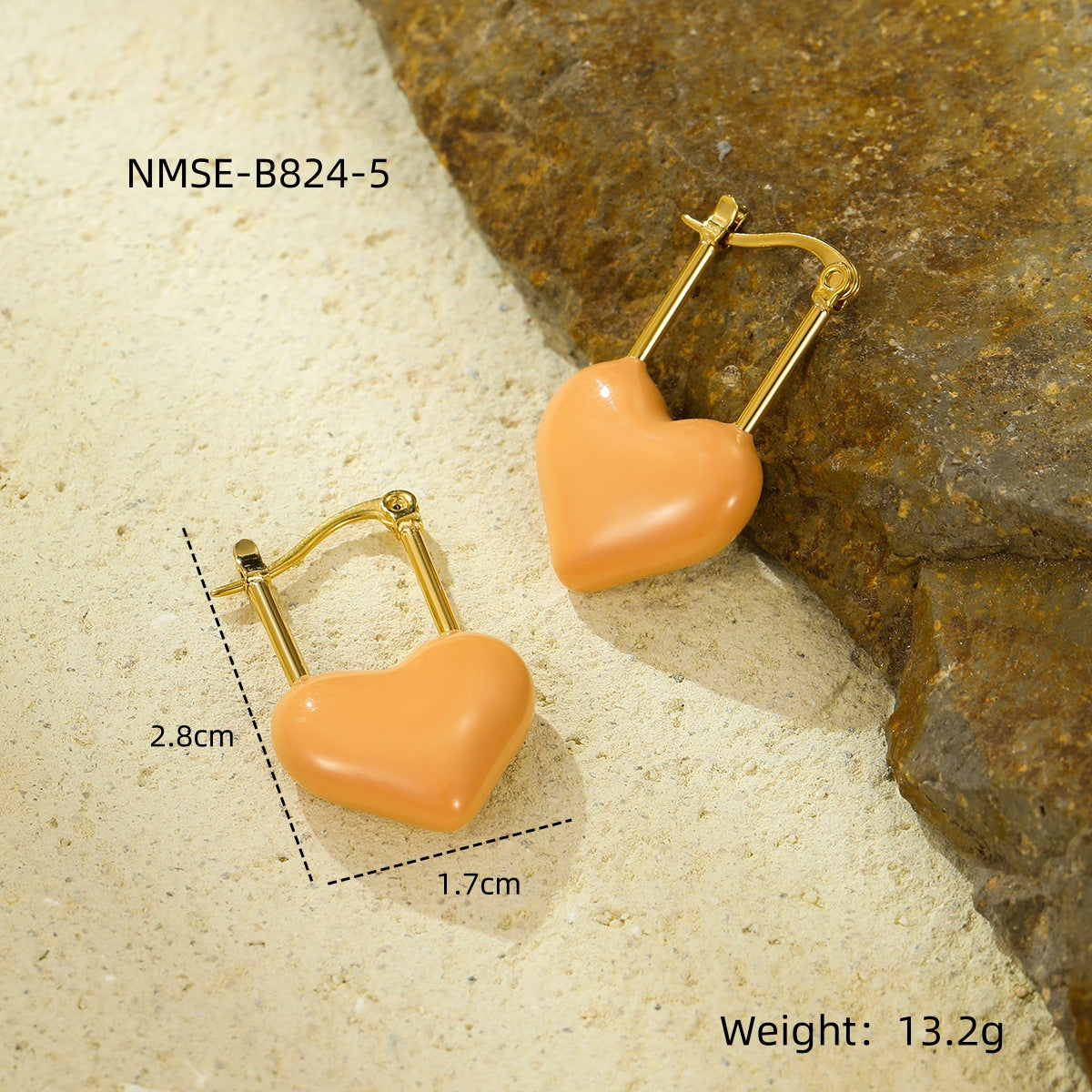 Orecchini a perno da donna in acciaio inossidabile placcato oro 18 carati e smalto a forma di cuore in stile vintage