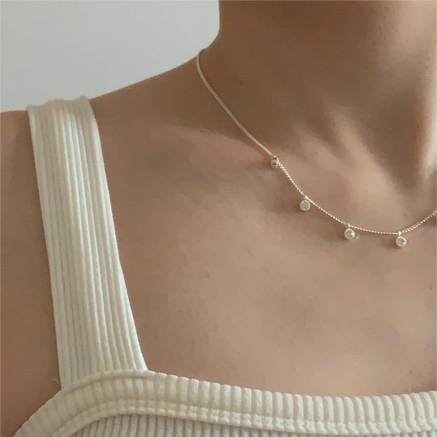 Collana con Pendente Geometrico Minimalista in Argento Sterling 925 con Zirconia Cubica, Stile Catena Chicco di Mais