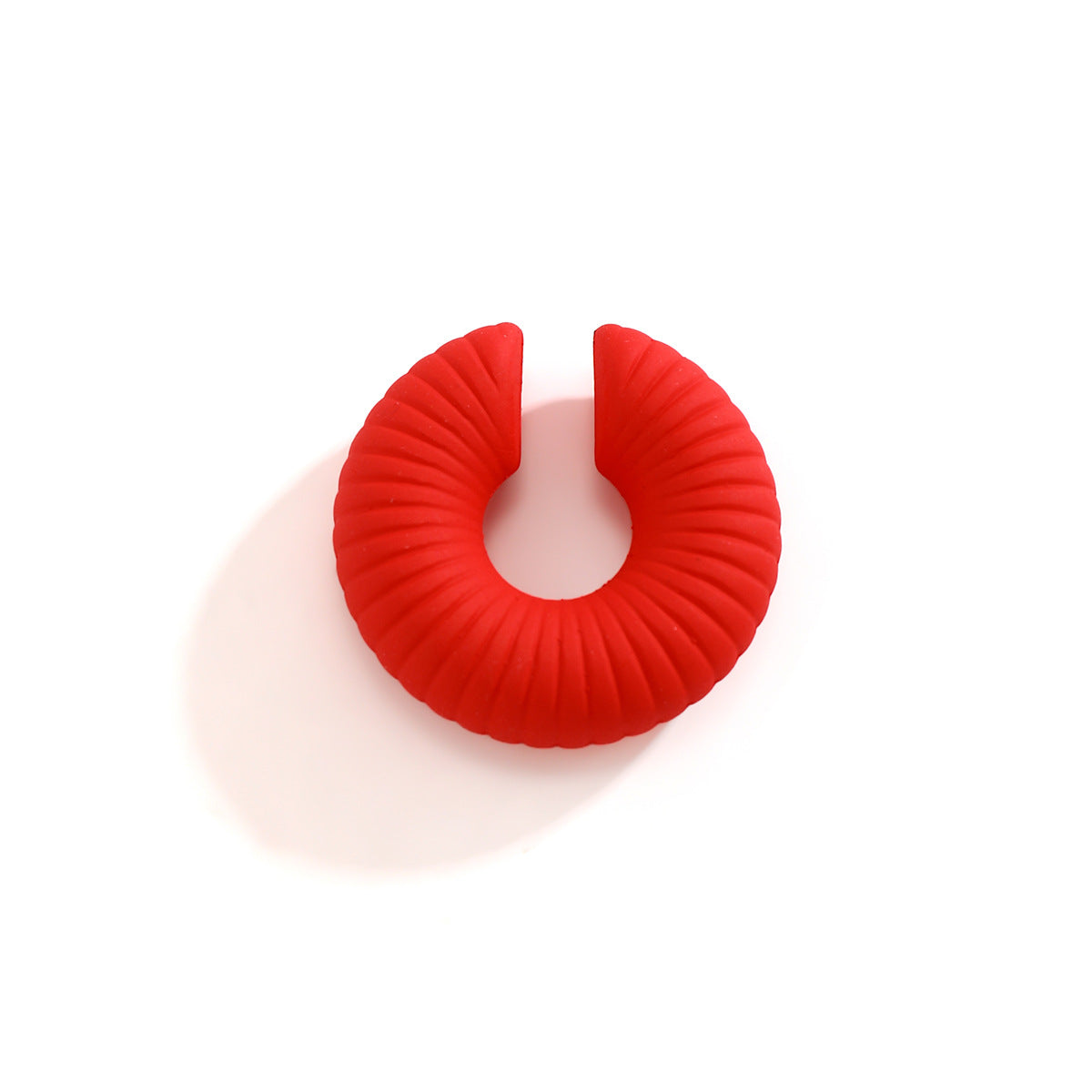 Minimalist Striped Geometric Round Resin Plated Ear Cuff for Women