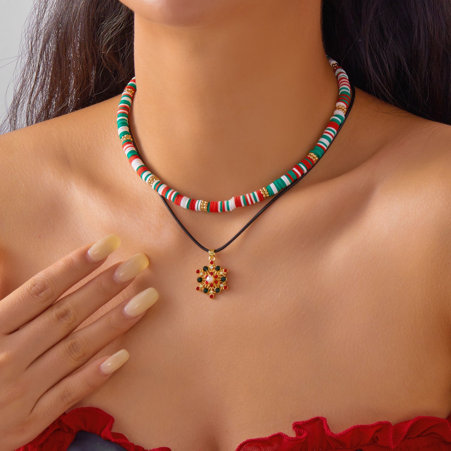 Collar de Navidad hecho a mano de arcilla polimérica para mujer con colgante de muñeco de nieve, reno y copo de nieve en cadena de cuentas