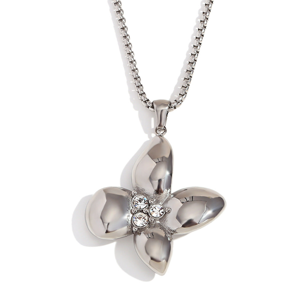 Collana con ciondolo a petali floreali alla moda da donna in acciaio inossidabile con placcatura in oro 18 carati e catena a perle quadrate