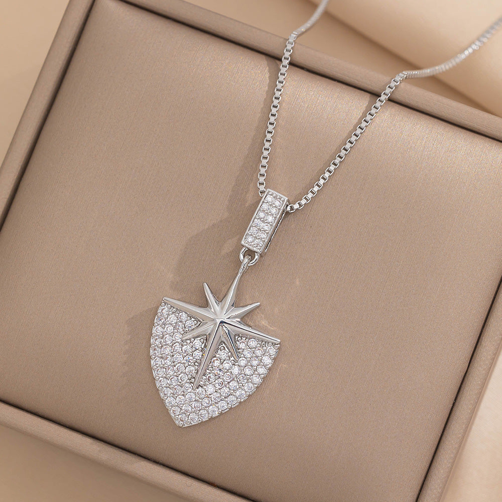 Collana con pendente a forma di cuore alla moda in acciaio al titanio con finitura placcata per donna, design a catena a scatola
