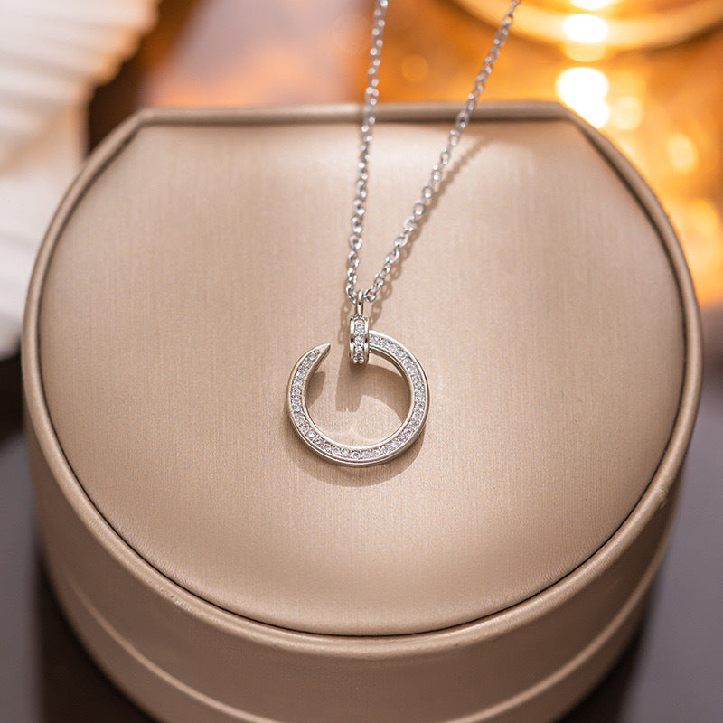 Collar minimalista geométrico de acero titanio con incrustaciones de diamantes de imitación, chapado hipoalergénico, collar de cadena tipo O para mujer