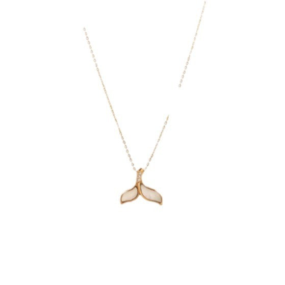 Collana con pendente a coda di pesce irregolare di design originale da donna in acciaio al titanio placcato oro su catena O-ring