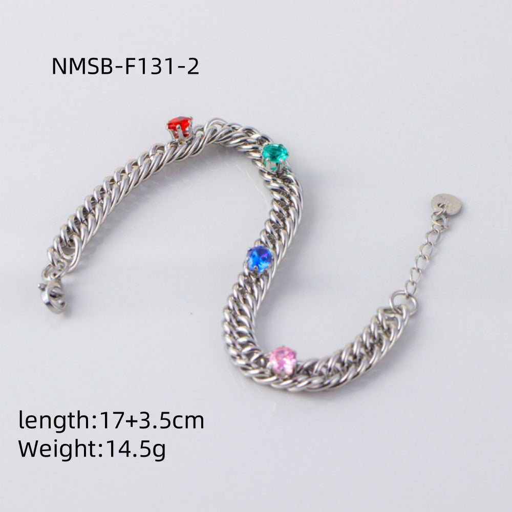 Collar Minimalista Geométrico de Acero de Titanio con Chapado en Oro de 18K y Detalles de Circonita Cúbica en Cadena Cubana