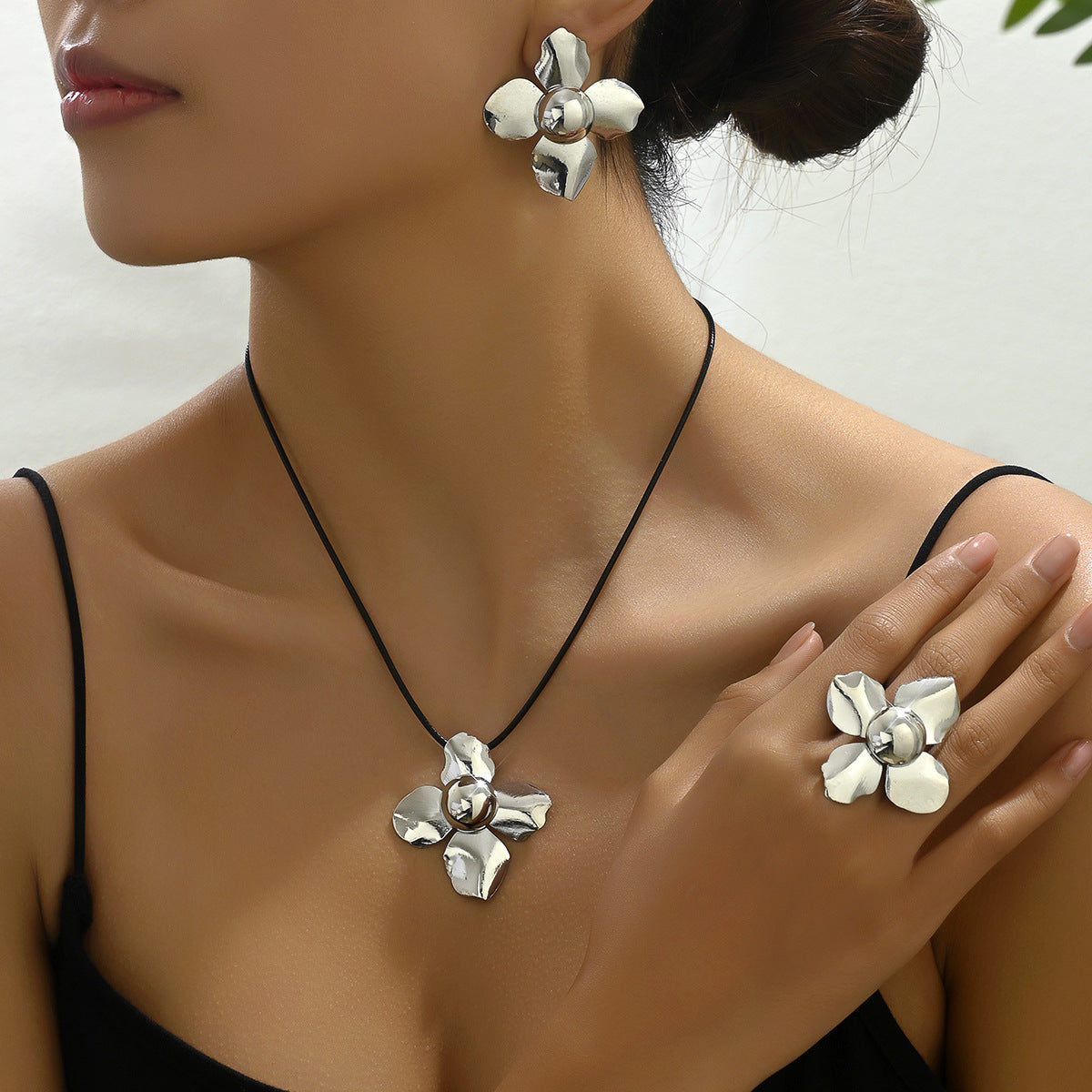 Minimalist Hip Hop Style Floral Flower Pendant Necklace Set with Earrings and Bracelet for Women Alloy Plated in 18K Gold