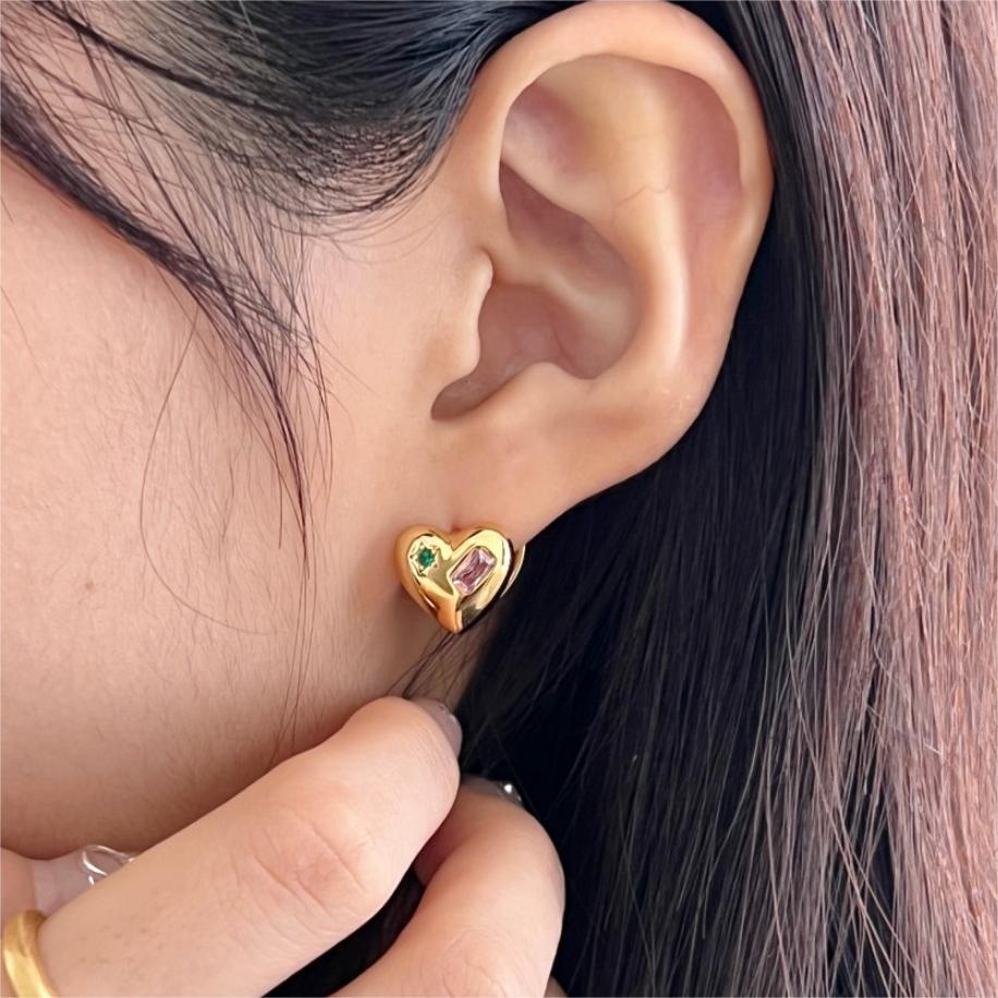 Orecchini a perno da donna in argento sterling 925 a forma di cuore, minimalisti, con intarsio di zirconi