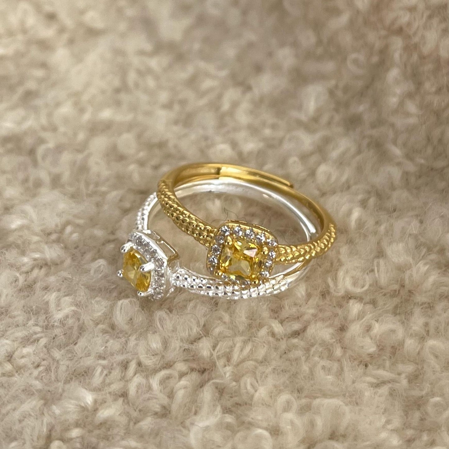Anillo Minimalista de Plata de Ley 925 con Corazón, Geométrico a Rayas y Circonitas Cúbicas