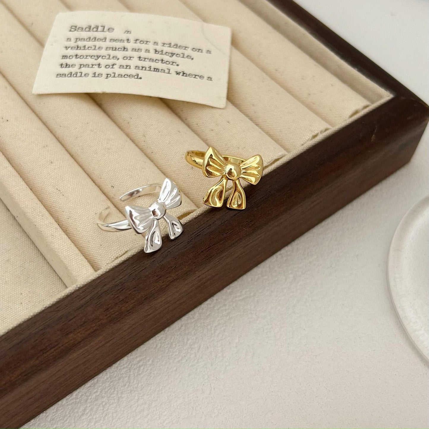Anillo Minimalista con Nudo de Lazo en Plata de Ley 925 para Mujer con Acabado Chapado