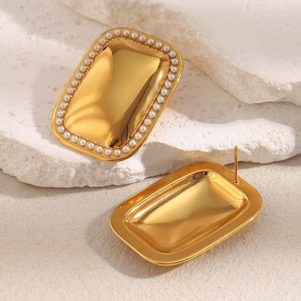 Orecchini Minimalisti Geometrici in Acciaio Inox con Placcatura in Oro 18K e Accenti di Piccole Perle