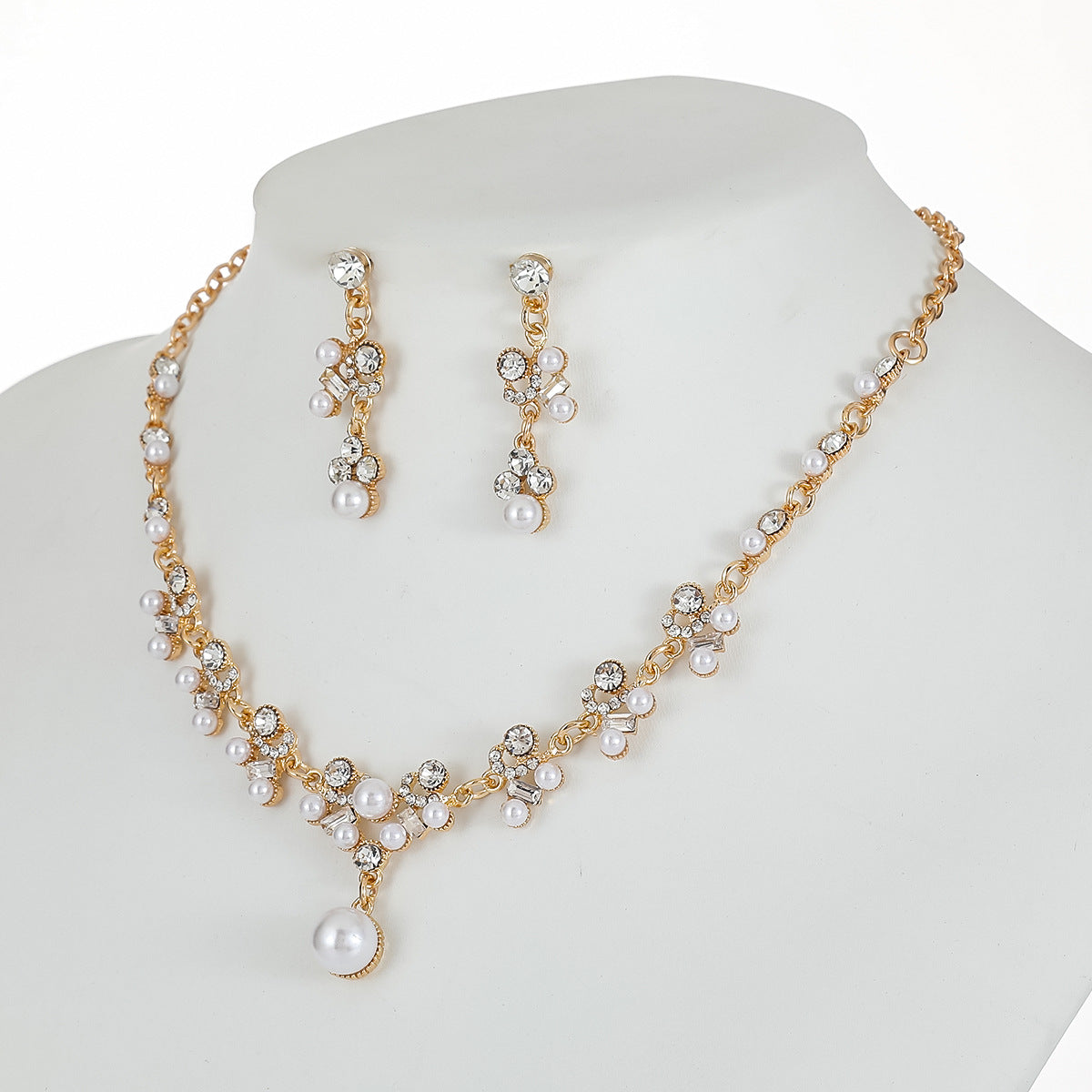 Fashion OL Style Waterdrop-Shaped Alloy Necklace and Earrings Set with Plated Finish for Women