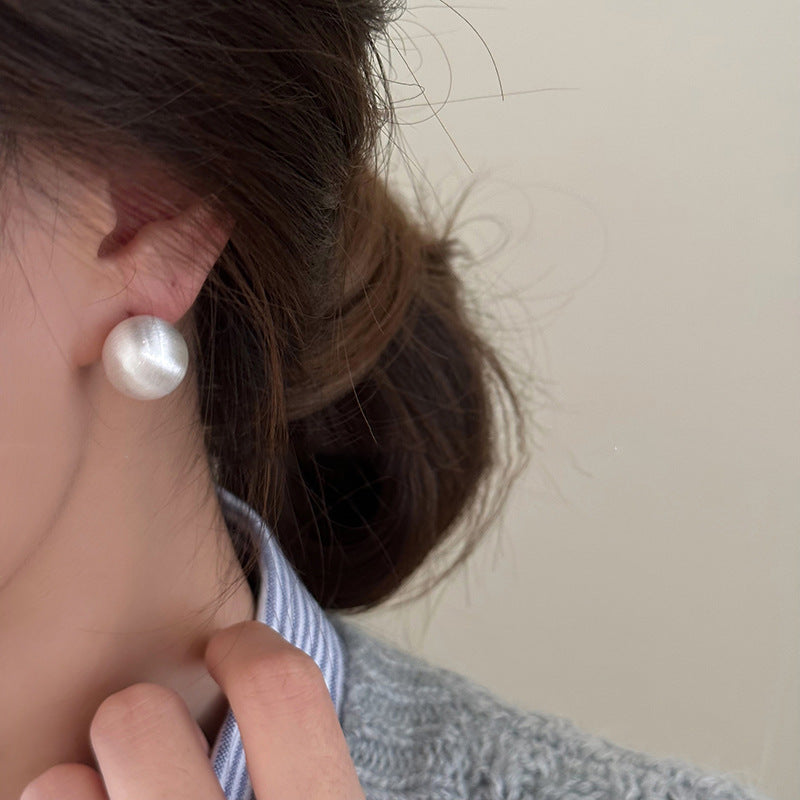 Pendientes Redondos Geométricos Minimalistas para Mujer con Postes de Plata 925 y Base de Cobre Chapado para un Lujo Elegante y Discreto de Uso Diario