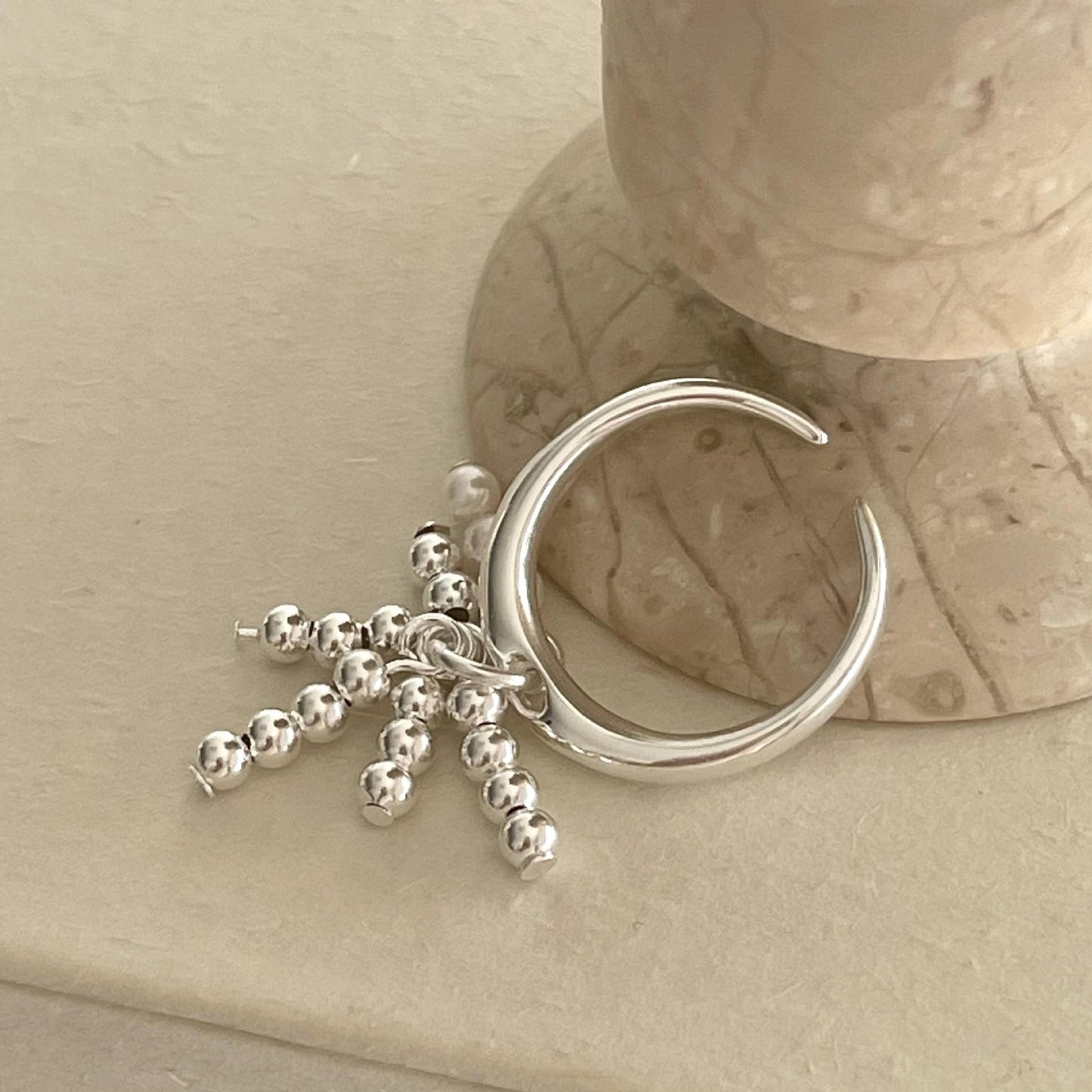 Anillo minimalista con borla de plata de ley S925 y cuentas con detalles de perlas para mujer
