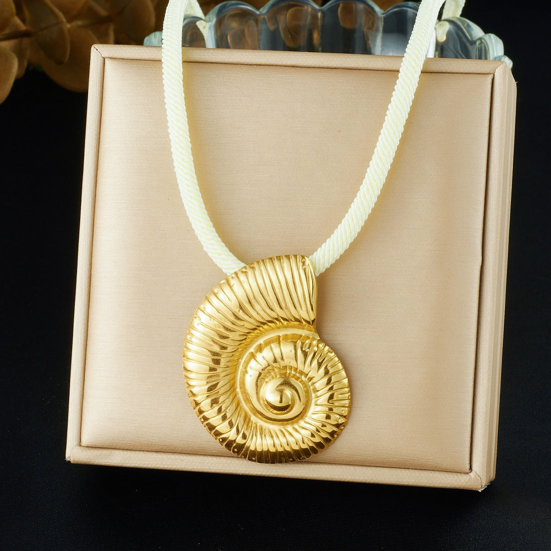 Trendy Exaggerated Spiral Shell Sun Pendant Gold Plated Stainless Steel Necklace for Women