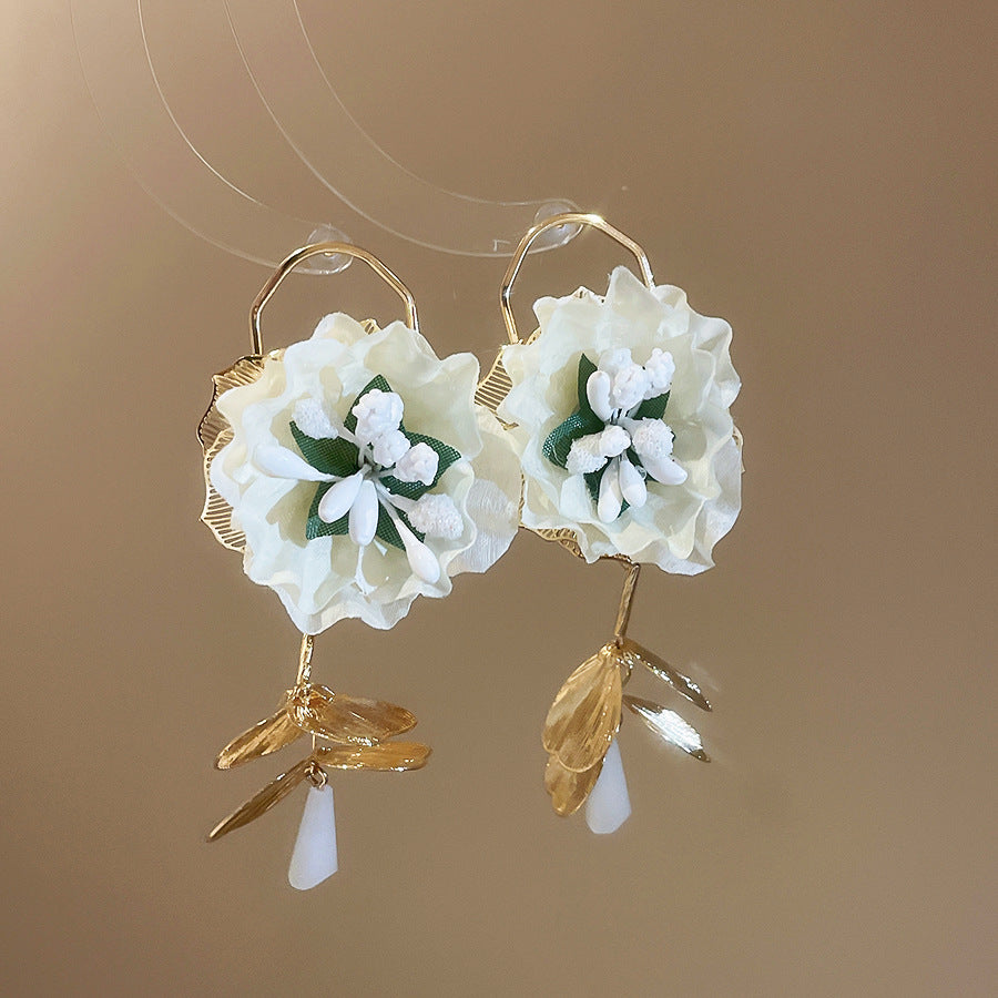 Pendientes de botón elegantes de cristal floral para mujer con postes de acero chapado Colección de primavera Joyería de oreja minimalista chic