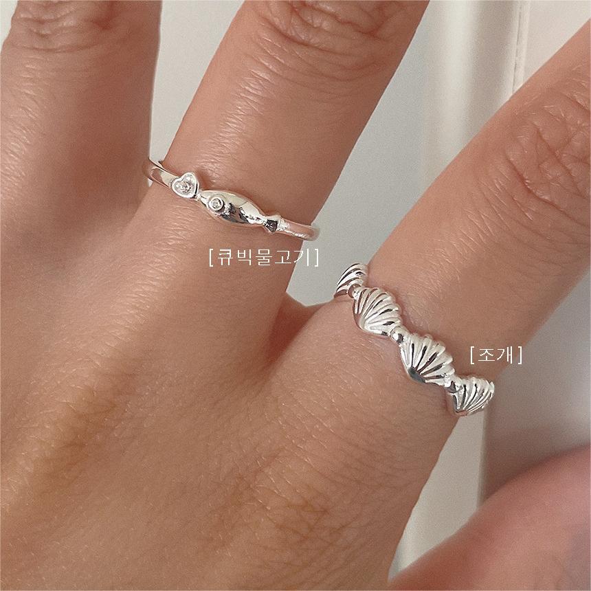 Minimalist Sweet 925 Sterling Silver Geometric Fish Ring with Cubic Zirconia for Women