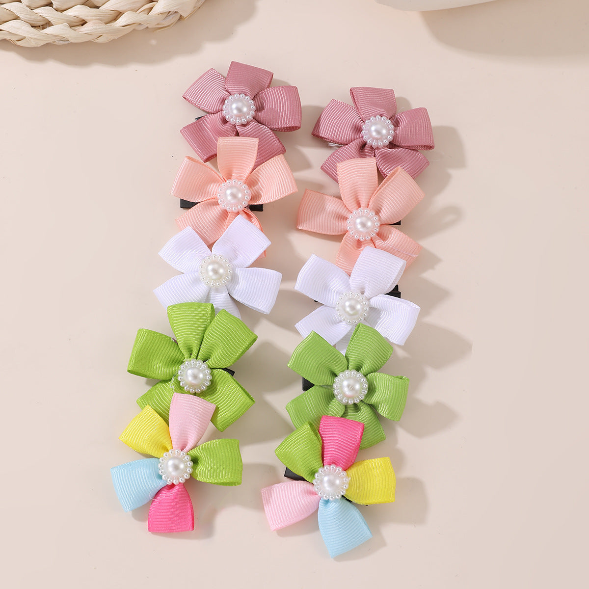 Sweet Princess Hair Clip for Girls with Bow Shape Made of Plastic Resin Butterfly Clip Side Hairpin for Children Aged 3 to 10 Years
