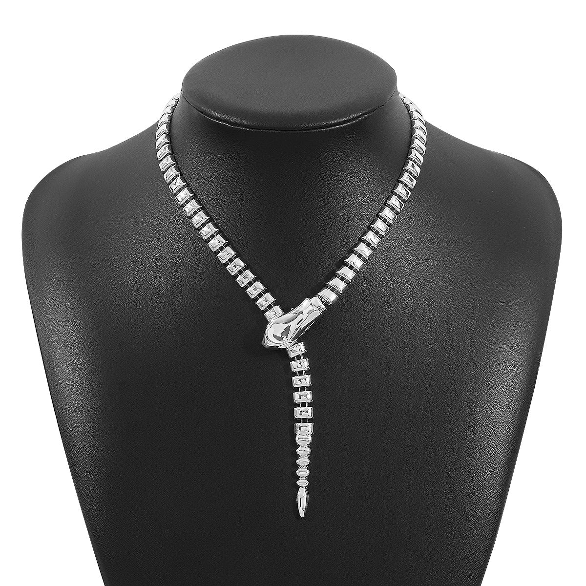 Collar de serpiente geométrico para mujer en metal con acabado chapado, cadena ajustable para clavícula