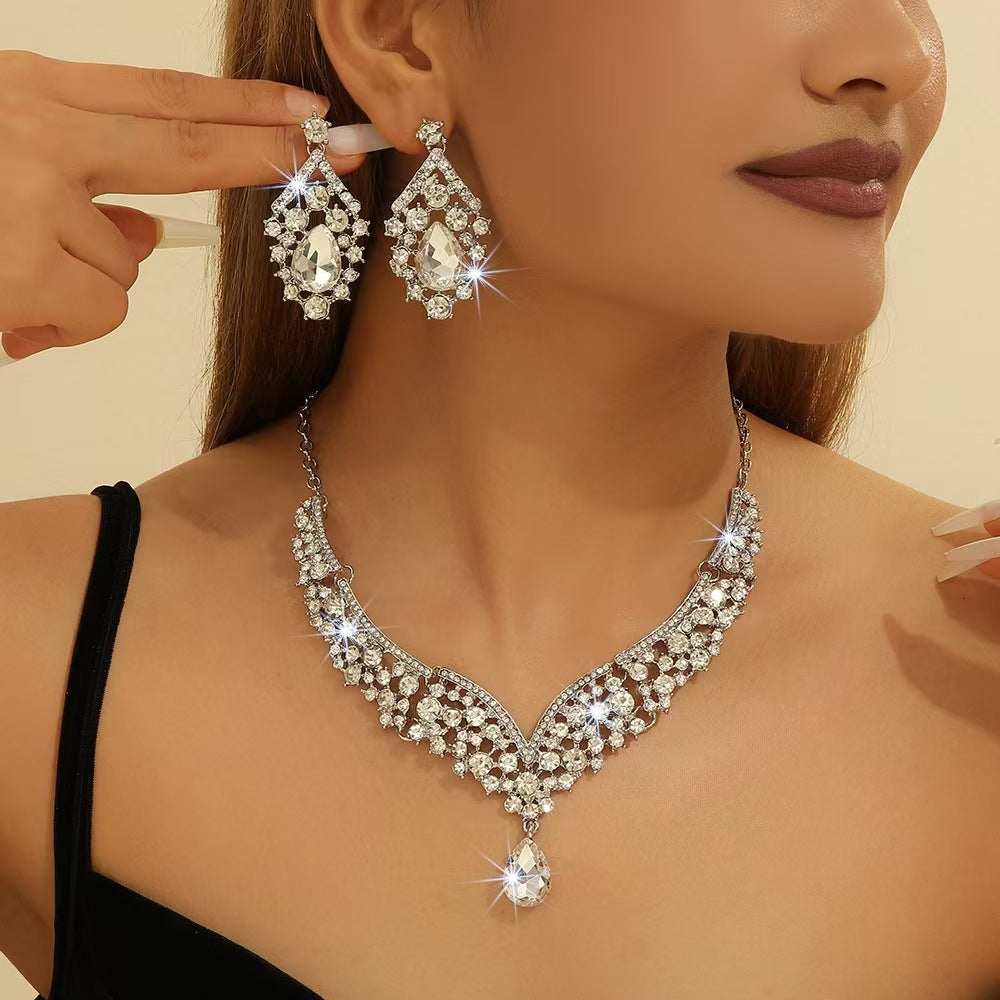 Elegant Heart and Teardrop Shaped Rhinestone Pendant Necklace Set with Electroplated O-Chain, Earrings and Bracelet for Women