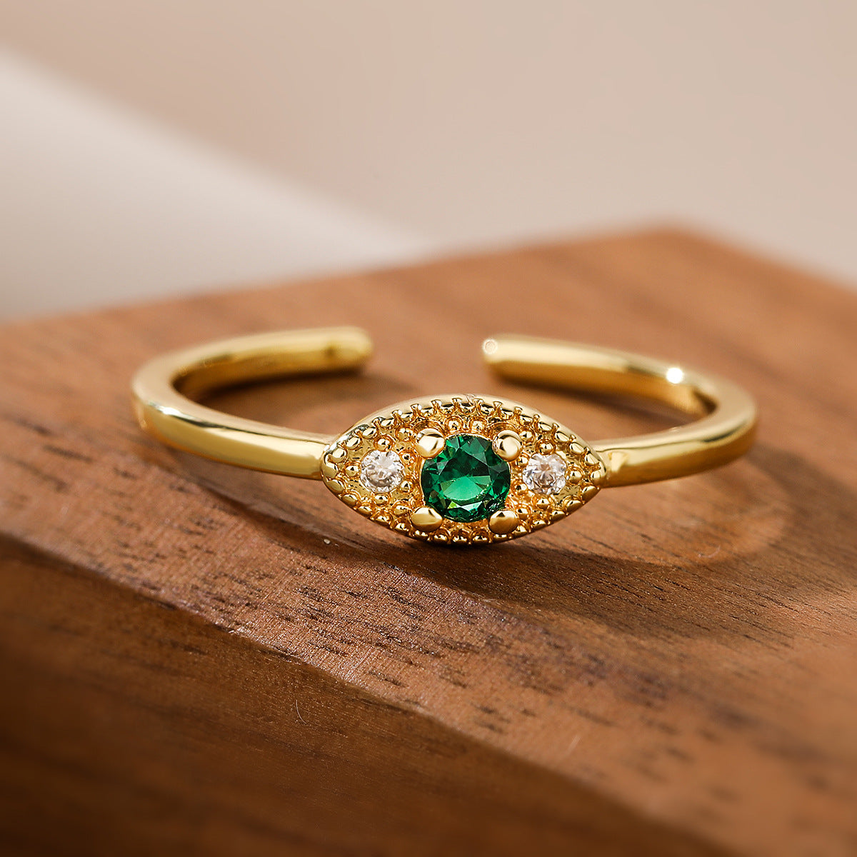 Anello Aperto Geometrico Minimalista da Donna in Ottone con Placcatura in Oro 18K e Intarsi in Zircone