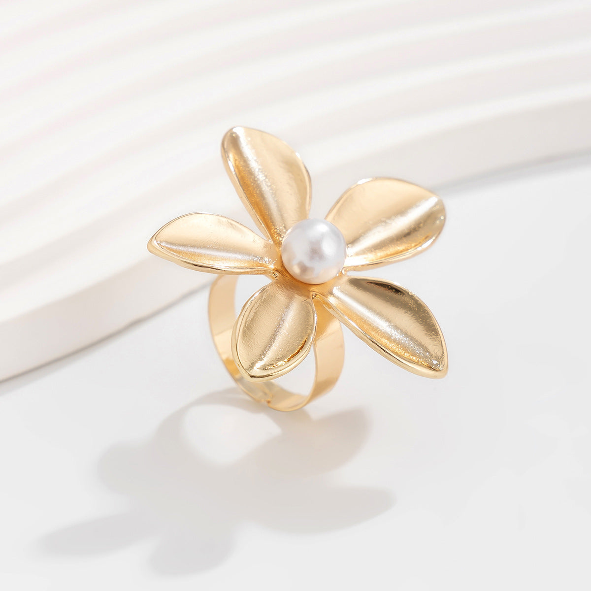 Minimalist Irregular Teardrop Open Ring with Floral Pearl Accents and Gold-Plated Alloy Band