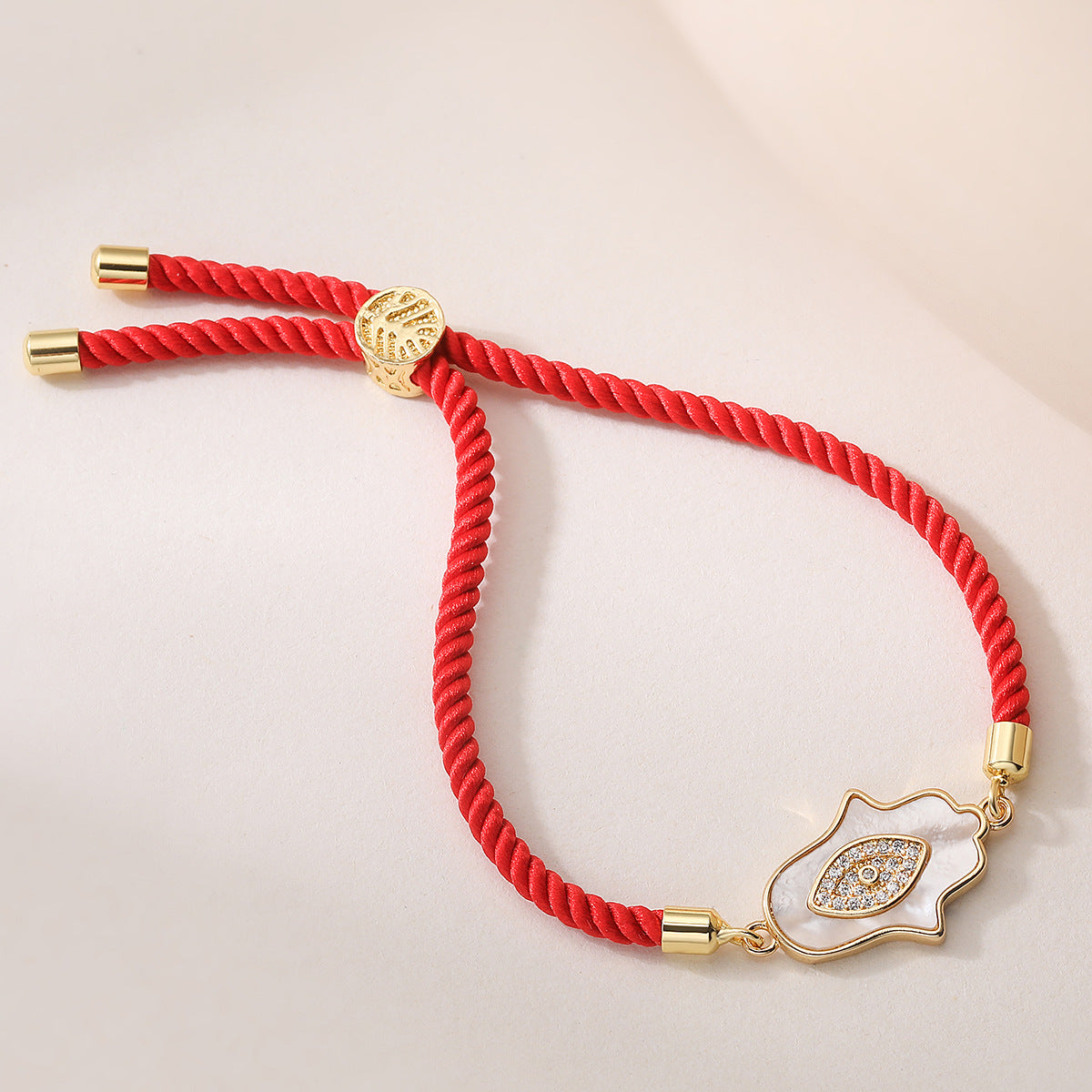Light Luxury Fashion 18K Gold Plated Brass Heart Hand Micro-inlay Cubic Zirconia Shell Red Rope Bracelet for Women