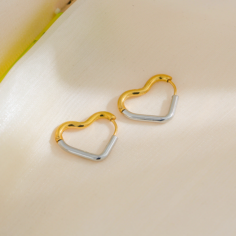 Orecchini a cerchio minimalisti in acciaio inossidabile a forma di cuore con finitura placcata da donna