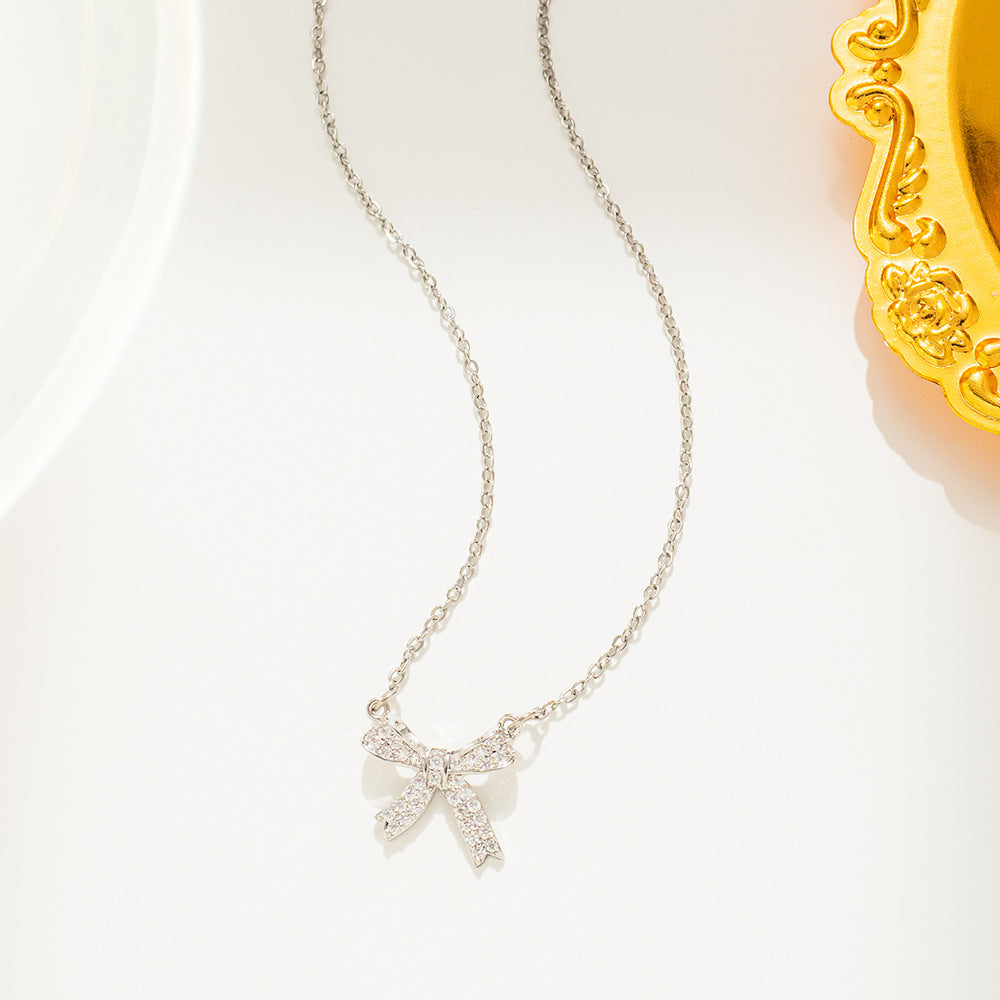 Elegante Collana Pendente con Fiocco da Donna in Acciaio al Titanio con Intarsio di Strass, Collana Minimalista a Catena Clavicola Stile O-Chain